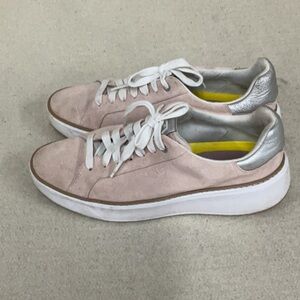 EUC woman’s Cole Haan sneakers